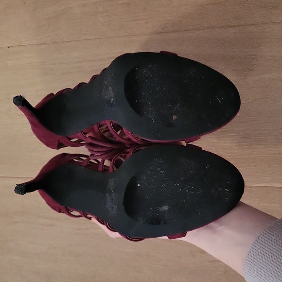 CHAROLETTE RUSSE strappy 4" burgundy stilettos - Picture 10 of 11